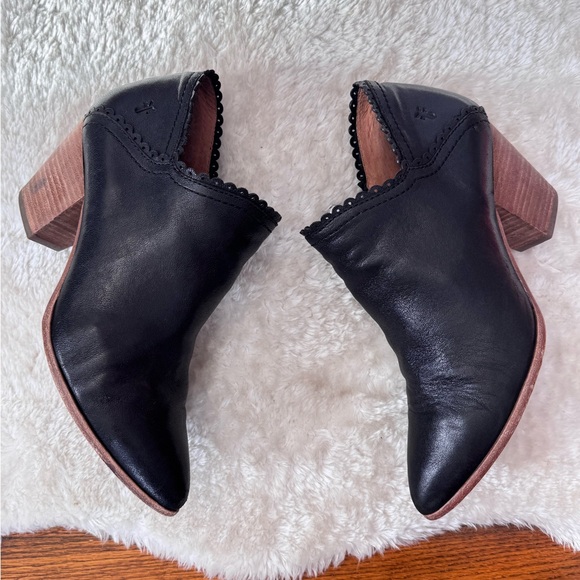 Frye Reed Scallop Shootie Black Leather Pointed Toe Heeled Booties Ankle Sz 8.5 - Picture 2 of 15
